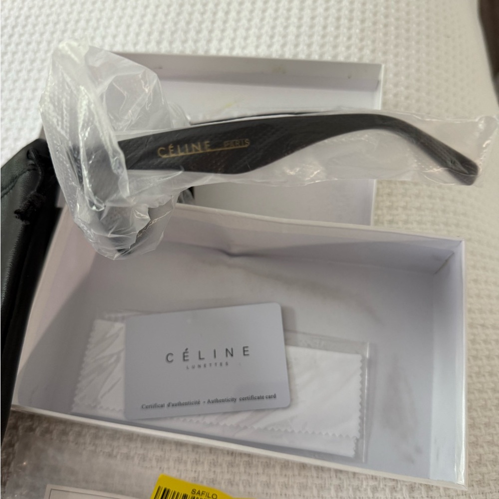 CÉLINE White Box - Picture 3 of 7